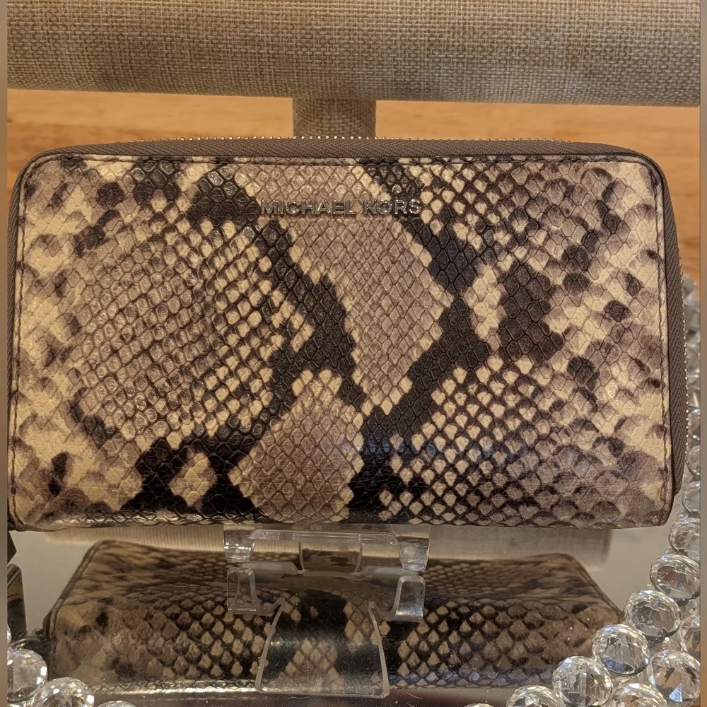 MICHAEL KORS Jet Set Python Snakeskin Leather Wallet EUC